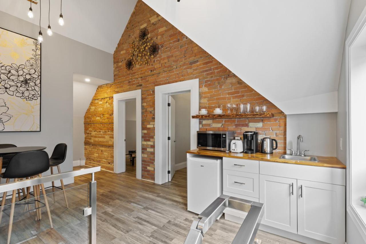 Entire 1 Bedroom Apartment Across From Google - Br5 Kitchener Zewnętrze zdjęcie