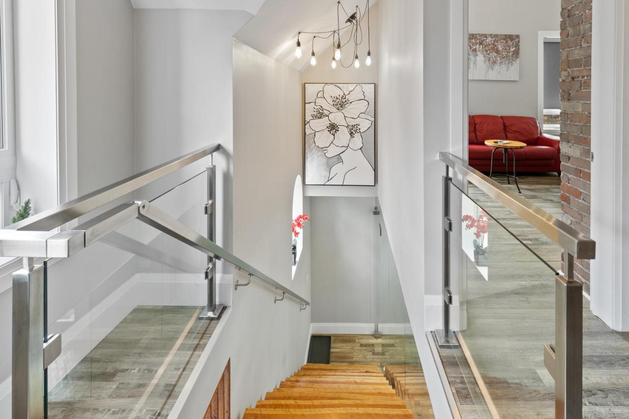 Entire 1 Bedroom Apartment Across From Google - Br5 Kitchener Zewnętrze zdjęcie
