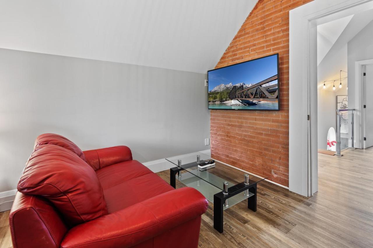 Entire 1 Bedroom Apartment Across From Google - Br5 Kitchener Zewnętrze zdjęcie