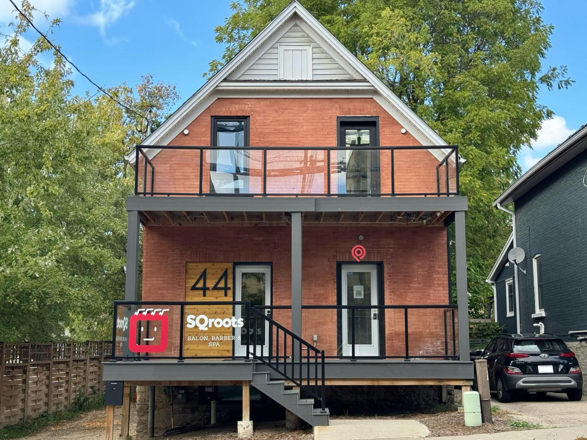 Entire 1 Bedroom Apartment Across From Google - Br5 Kitchener Zewnętrze zdjęcie